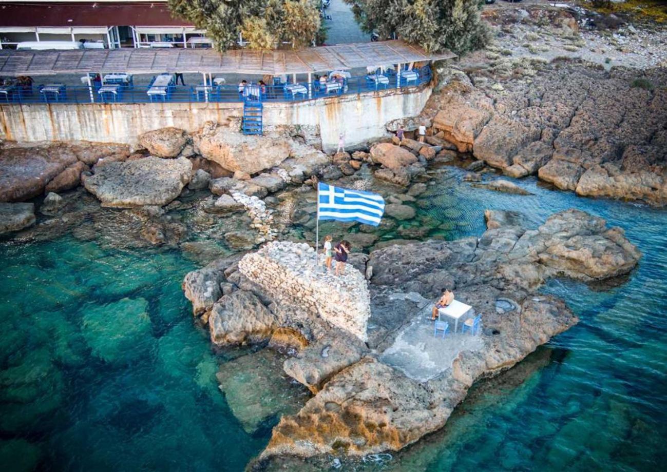 Panoraias Luxury Suite Kyparissia Exterior foto